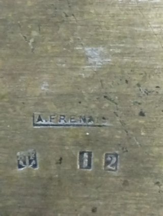 Salva manteles antiguo metal dorado