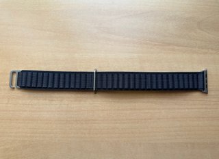 Apple Watch ULTRA 49mm. Black Alpine Loop L