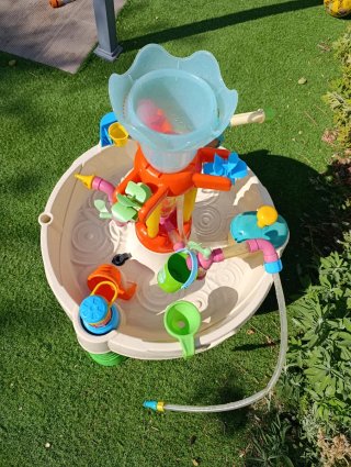 Mesa de agua Little Tikes