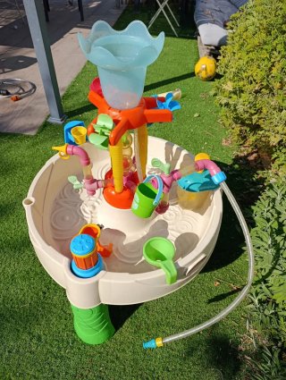 Mesa de agua Little Tikes