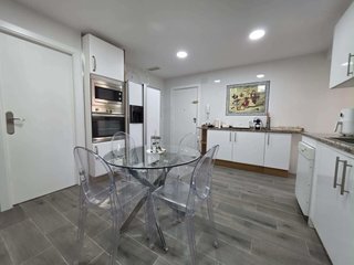 Alquiler habitación exterior en piso compartido.