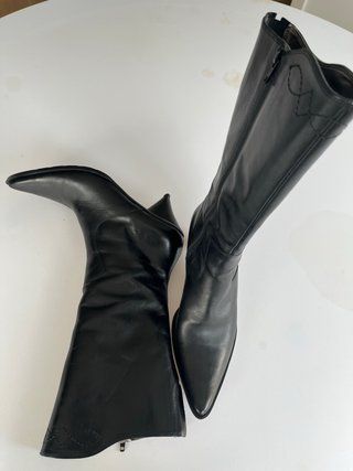 Botas de piel negras
