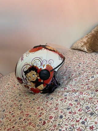 Casco de moto Betty Boop