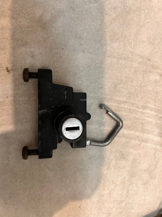 Clausor, tapón depósito y cierre sillón SR 250