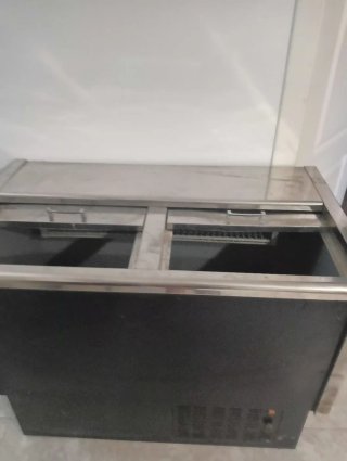 Botellero refrigerado negro