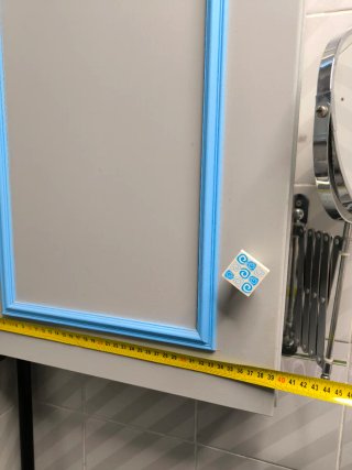 Armario estrecho baño cristal y plástico