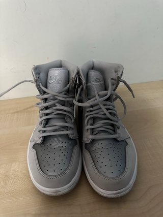 Nike Jordan Gris y Plateado