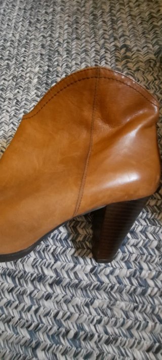Botines de tacón color cuero