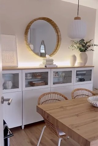 Mueble Salón BESTÅ Vitrina Madera y Cristal
