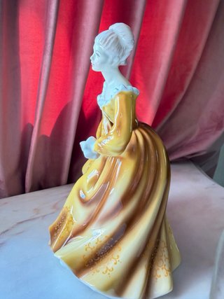 Royal Doulton Kirsty HN2381 Porcelana Vintage