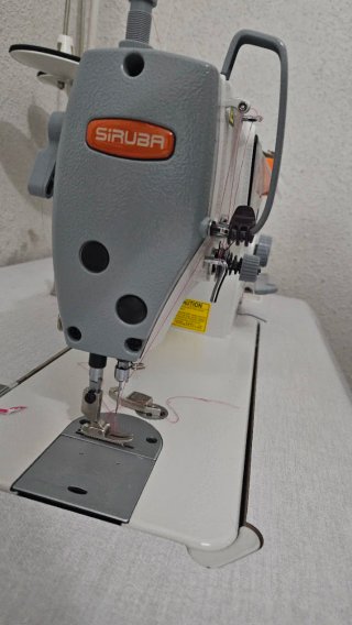 Máquina de coser Siruba DL-720