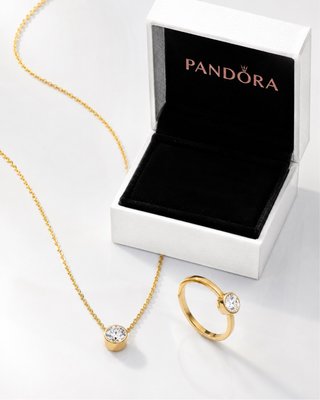 Pandora Anillo y Collar Oro Circonita