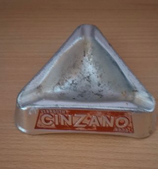 Cenicero Cinzano Vintage Vermouth