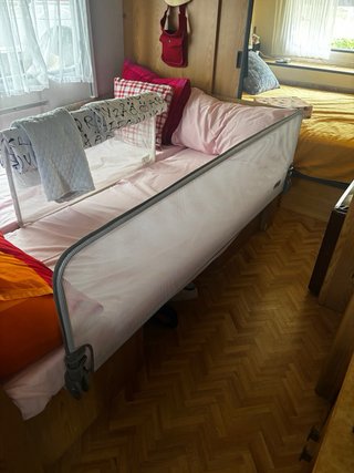 Barrera de seguridad para cama/cuna