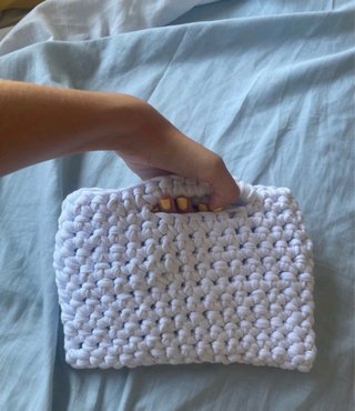 Bolso tejido a mano blanco