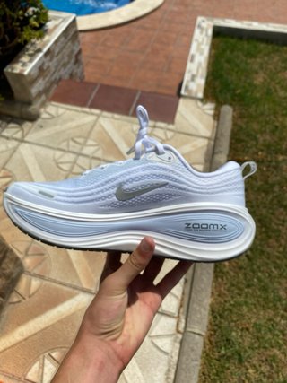 Nike vomero plus white