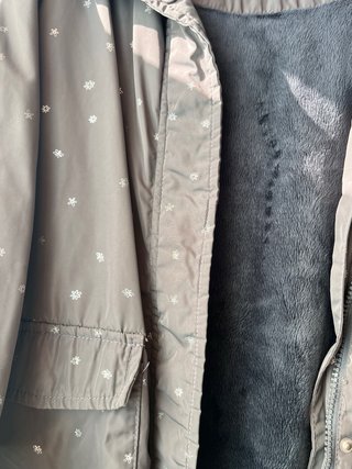 Abrigo niña gris con estrellas. Talla 9-10. 140 cm