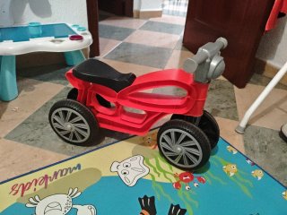 Moto infantil roja