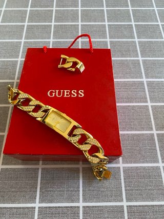 Reloj Guess Dorado Mujer