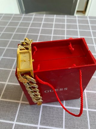 Reloj Guess Dorado Mujer