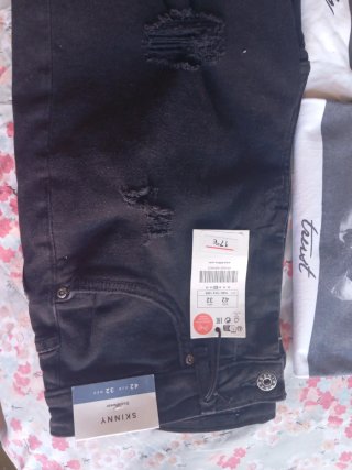 Lote 2 camisetas y pantalón negro