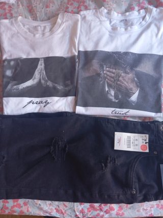 Lote 2 camisetas y pantalón negro