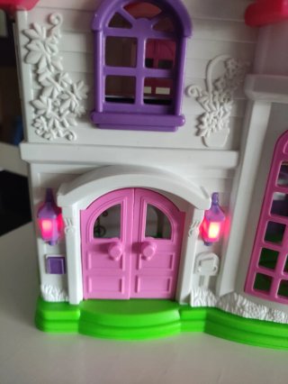 Casa de muñecas maletín con luz y sonido
