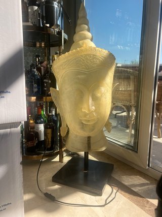 Escultura Buda con luz