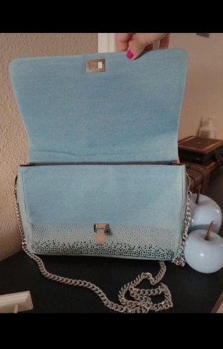 Bolso azul plateado con pedrería