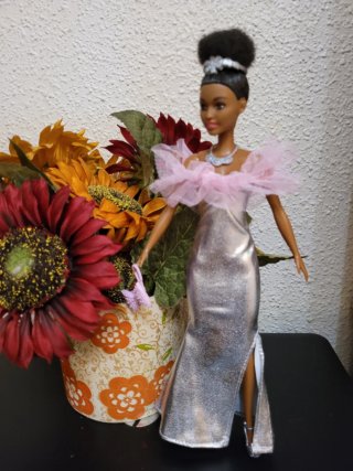 Muñeca Barbie Vestido Plateado
