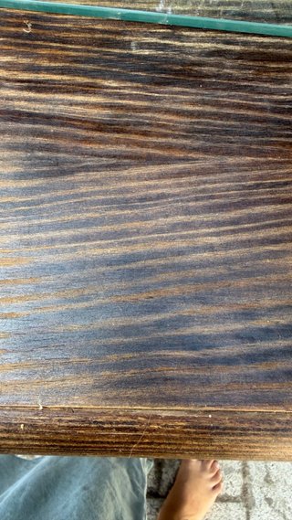 Mesa de madera con 4 sillas