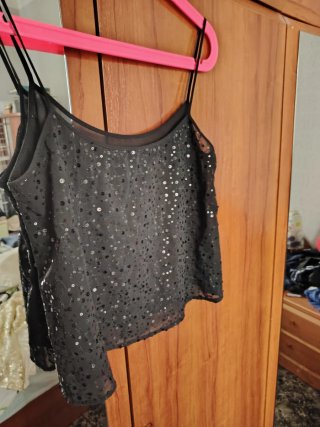 Top negro lentejuelas