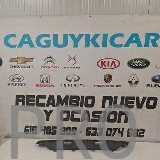 MOLDURA PARACHOQUE DELANTERO CENTRAL PEUGEOT 406