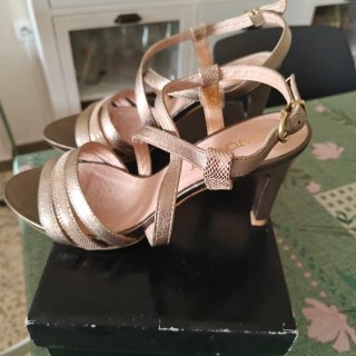 Sandalias doradas Catchalot talla 38