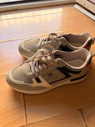Zapatillas Tommy Hilfiger grises y blancas