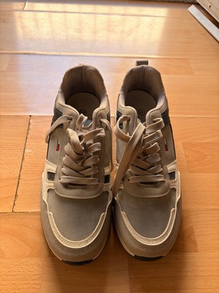 Zapatillas Tommy Hilfiger grises y blancas
