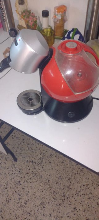Cafetera Dolce Gusto Roja