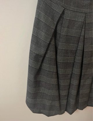 Vestido gris de cuadros sin tirantes