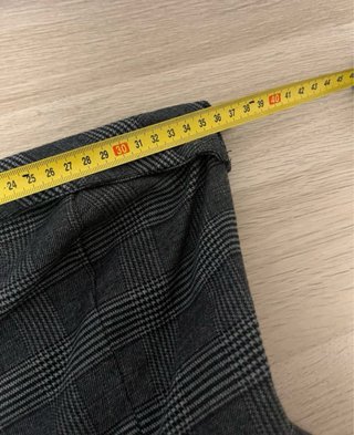 Vestido gris de cuadros sin tirantes