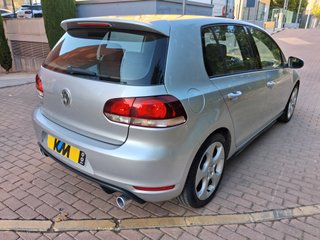 Volkswagen Golf GTI 210cv 5p manual