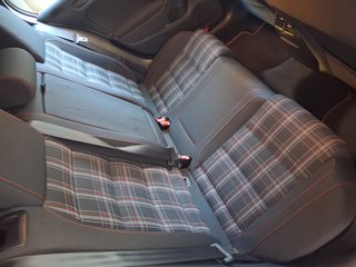 Volkswagen Golf GTI 210cv 5p manual