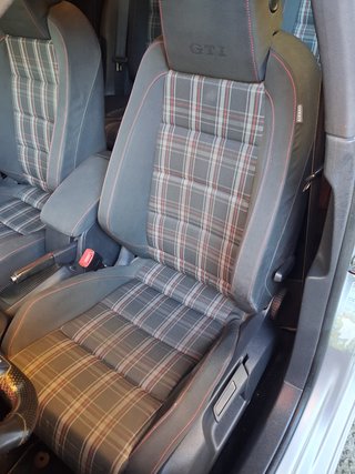 Volkswagen Golf GTI 210cv 5p manual