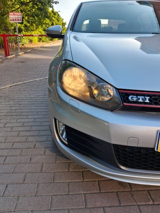 Volkswagen Golf GTI 210cv 5p manual
