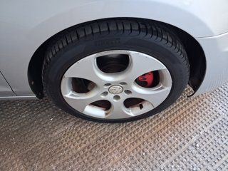 Volkswagen Golf GTI 210cv 5p manual