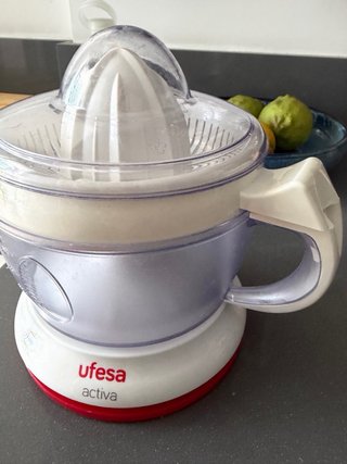 Exprimidor Ufesa Activa