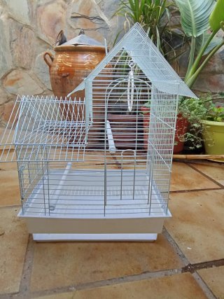 Jaula para pájaros blanca