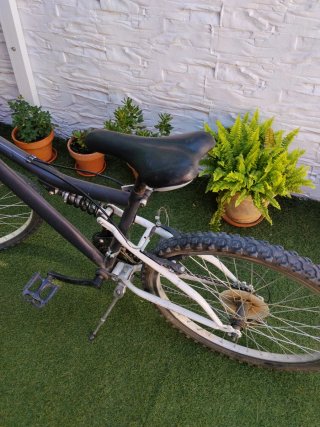 Bicicleta de Montaña Negra