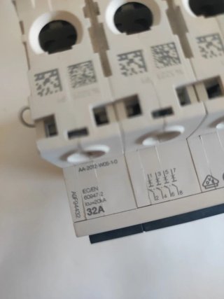 Diferencial vigi  4p 32  Schneider Automatico C32