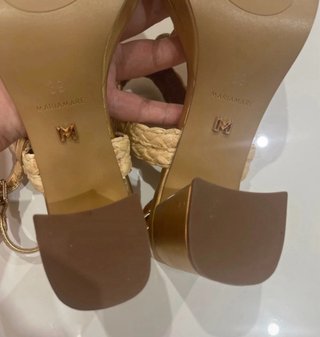 Zapatos tacon marca Maria Mare dorados nuevos