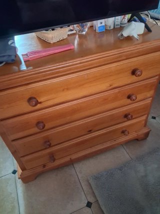 Cómoda de madera maciza